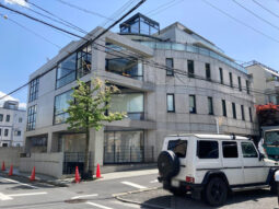 【表参道】デザイナーズ!地下1階専用階段有!