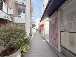 【店舗・事務所紹介】ブラームスの小径沿い! 物販店舗に最適!!