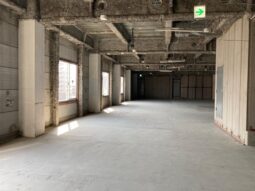 【店舗・事務所紹介】草加駅1分、人通り◎ 飲食店やサービス店舗可能!