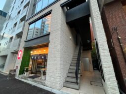 【店舗・事務所紹介】明治通り!築浅ビル! サービス店舗に最適!