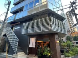 【店舗・事務所紹介】ガラス張り！最上階！ サービス店舗に最適！