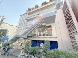 【店舗紹介】女神通り！ガラス張り！ サービス店舗にオススメ！