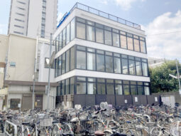 【店舗・事務所紹介】サービス店舗◎三茶新築 ガラス張り！２階貸店舗