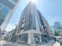 【店舗・事務所紹介】青山通り沿い！角地！ 事務所をお探しの方に！