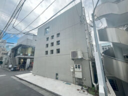 【店舗・事務所紹介】表参道駅徒歩2分!角地 1棟貸し!飲食相談可!