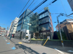 【店舗紹介】人気の神宮前エリア！ 天高4.3ｍ！ジム等に