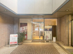 【店舗紹介】人気の広尾エリア！ マンション内にある店舗