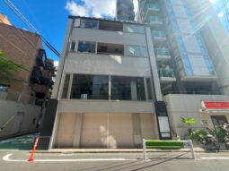 【店舗・事務所紹介】西麻布！外苑西通り至近 角地で視認性◎飲食可！