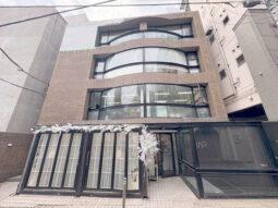 【店舗・事務所紹介】表参道!地下1階貸店舗 天高4m!骨董通り至近
