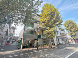 【店舗紹介】成城学園前駅徒歩1分! 角地!業種相談可能!