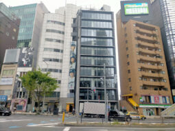 【店舗・事務所紹介】外苑前！青山通り沿い！ ガラス張り！新築事務所