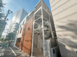 【店舗・事務所紹介】代官山駅徒歩1分!角地 天井高3m以上!店舗可