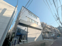 【店舗・事務所紹介】南青山エリア！一棟貸し 駐車場有！天高3m超！