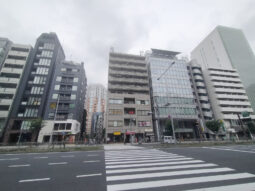 【店舗紹介】青山通り沿い！１階角地 ブランド買取店の居抜き