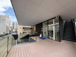 【店舗・事務所紹介】自由が丘エリア貸店舗 線路沿いで視認性◎