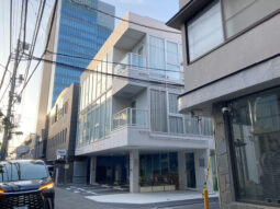 【店舗・事務所紹介】表参道！長者丸通り沿い 1階貸店舗！ガラス張り