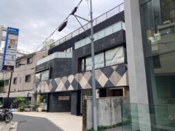 【店舗・事務所紹介】外苑前！外苑西通り裏道 １階貸店舗！飲食相談可