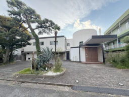 【事務所紹介】戸建て事務所物件！ 大きな庭が魅力！